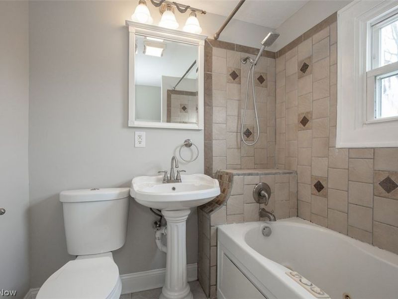 1240 Tulip Street, Akron, OH 44301 Photo 13