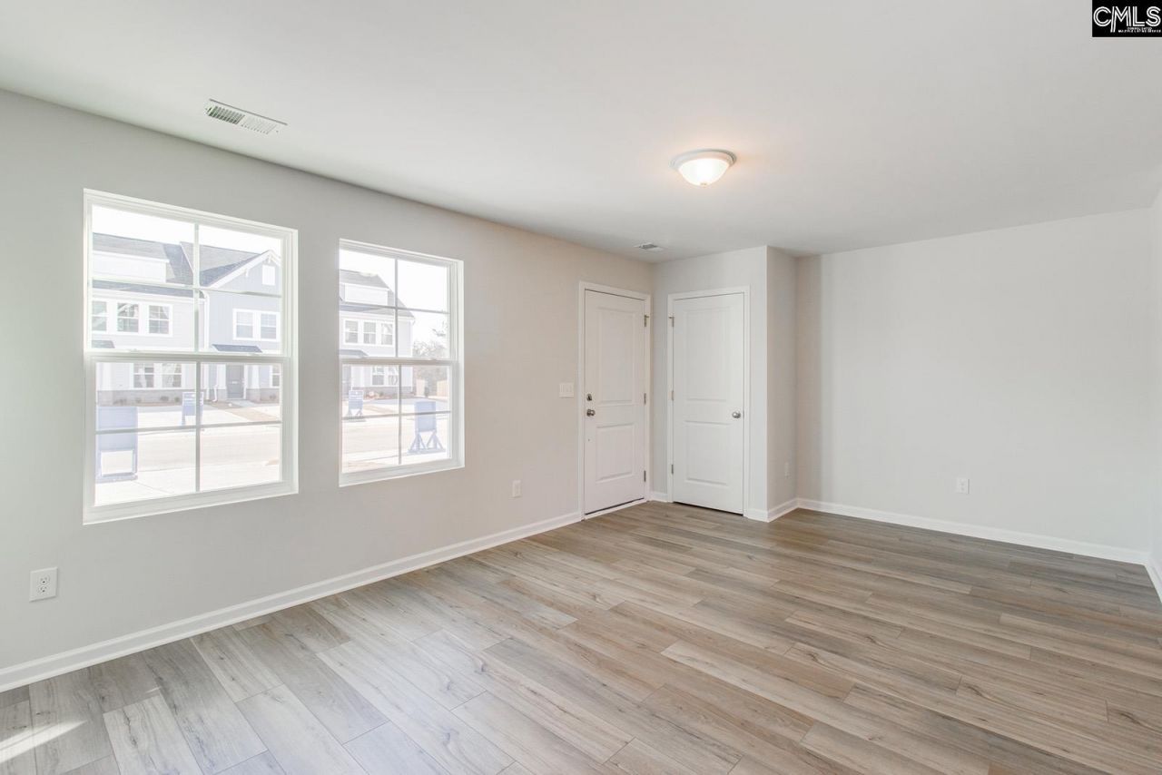 3045 Harborview Drive Photo 4