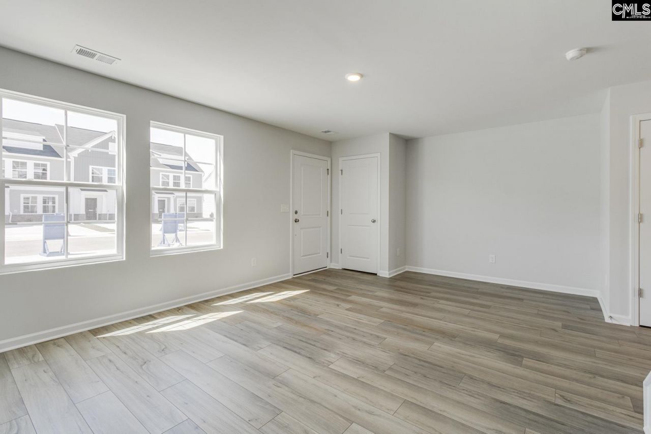 3045 Harborview Drive Photo 6