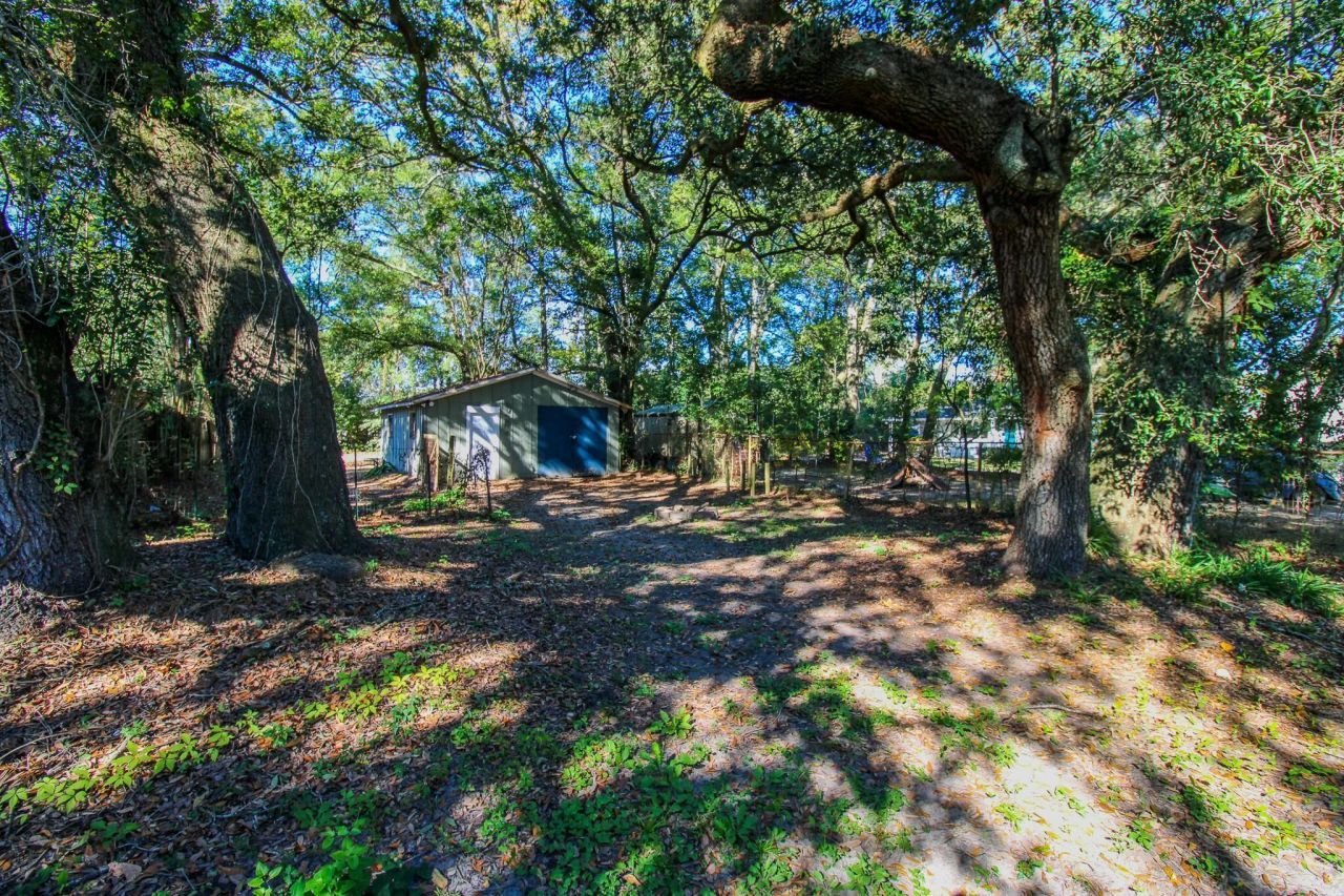 2104 Maybank Highway Photo 15