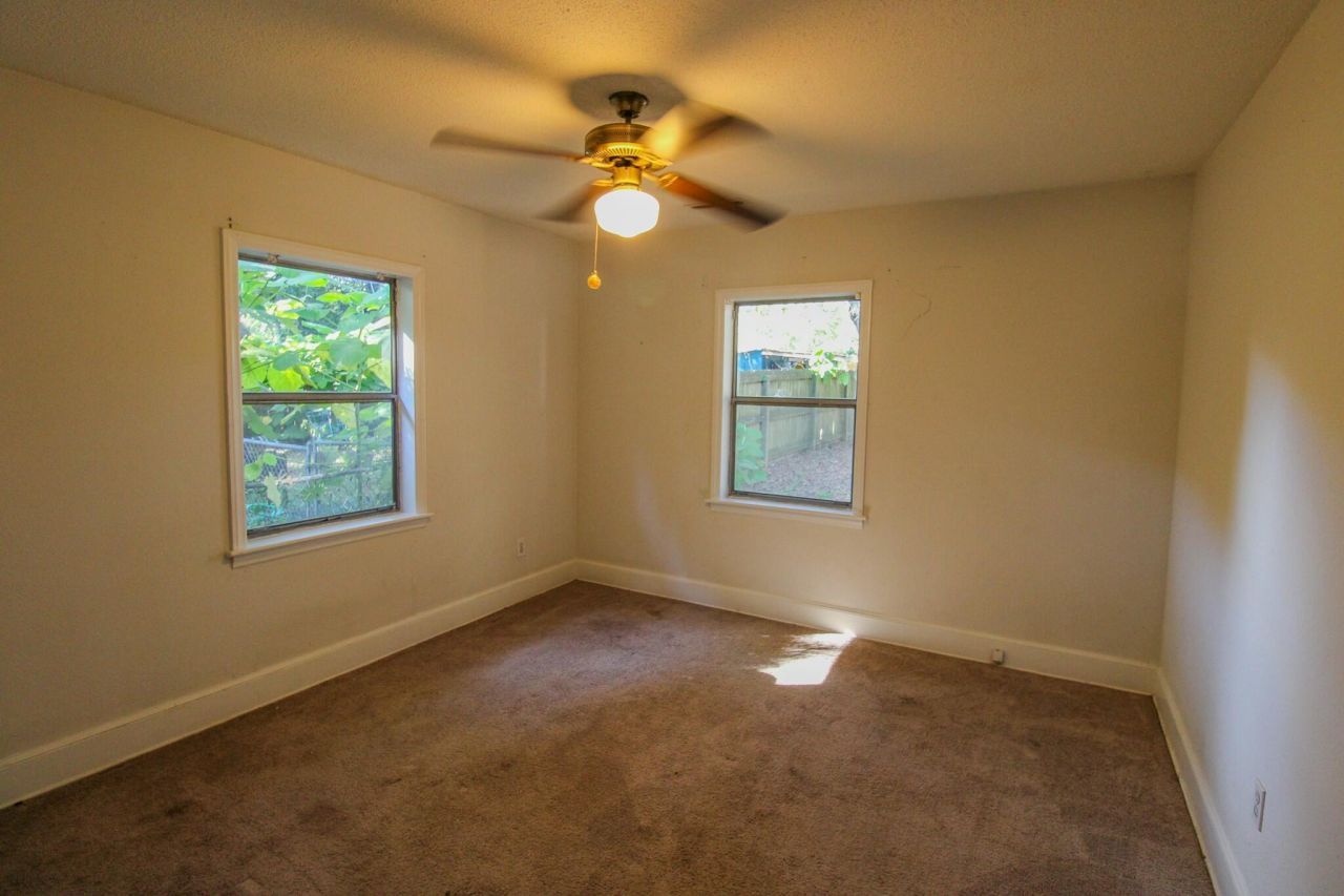 2104 Maybank Highway Photo 8