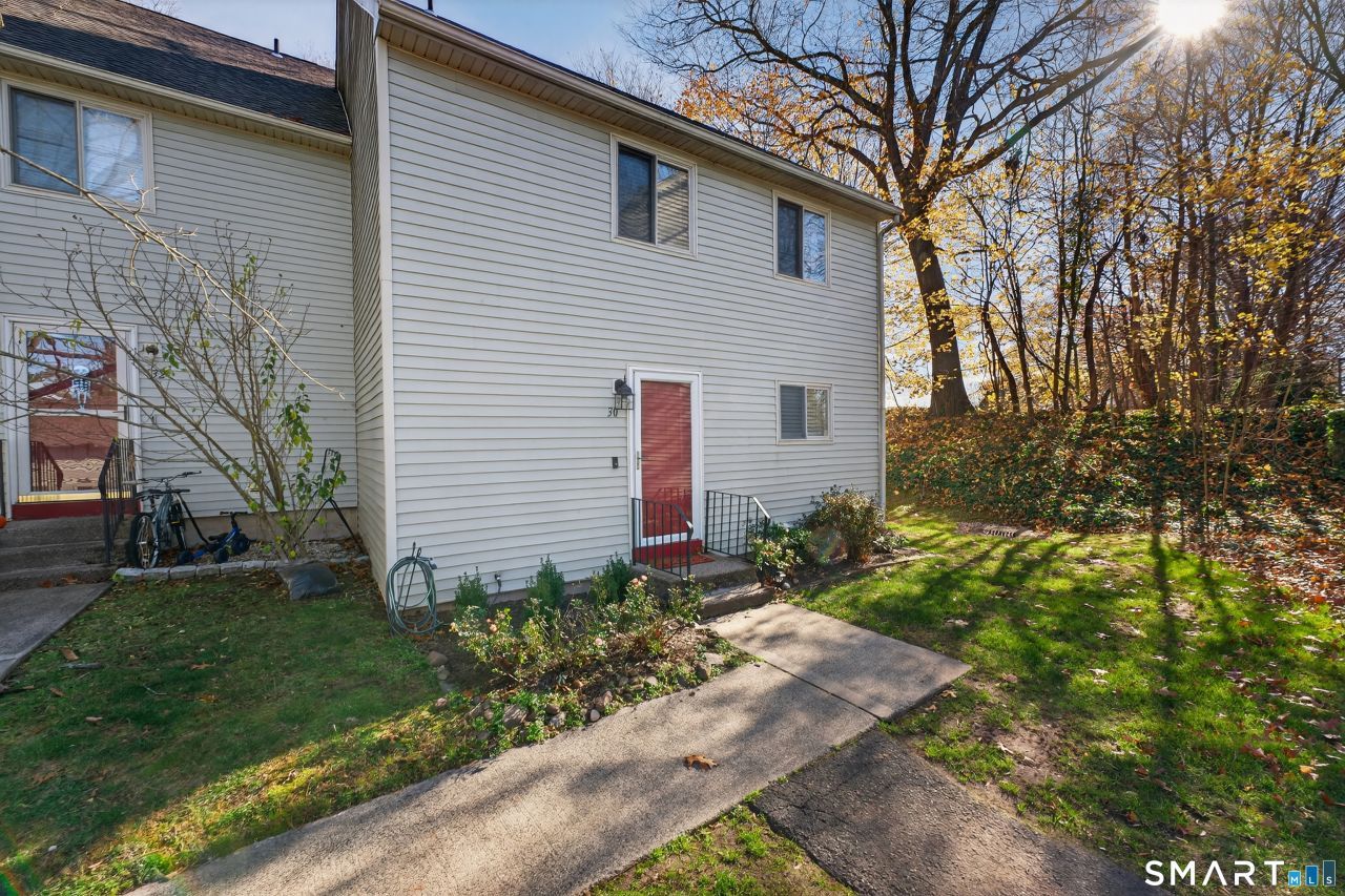 30 Larkspur, Unit 30, Cromwell, CT 06416 Main Photo