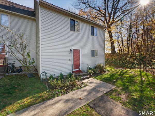 30 Larkspur, Unit 30, Cromwell, CT 06416