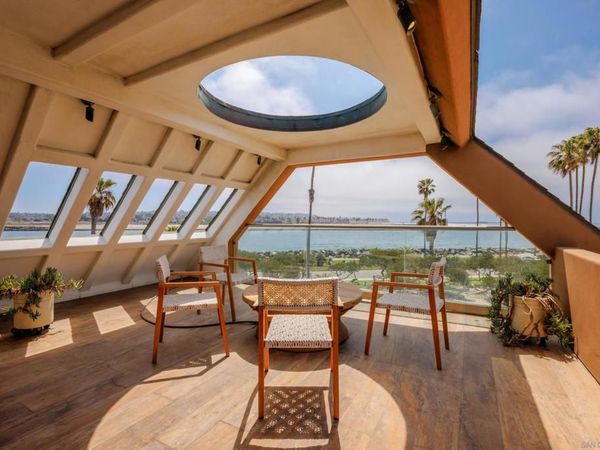 2617 Ocean Front Walk, San Diego, CA 92109