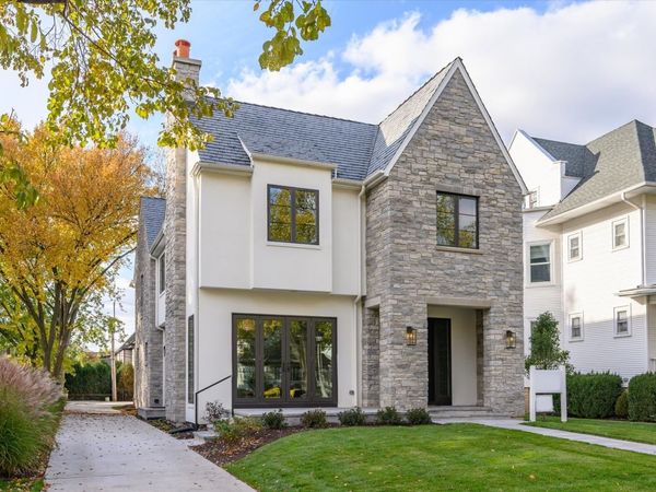 176 S Arlington Avenue , Elmhurst, IL 60126