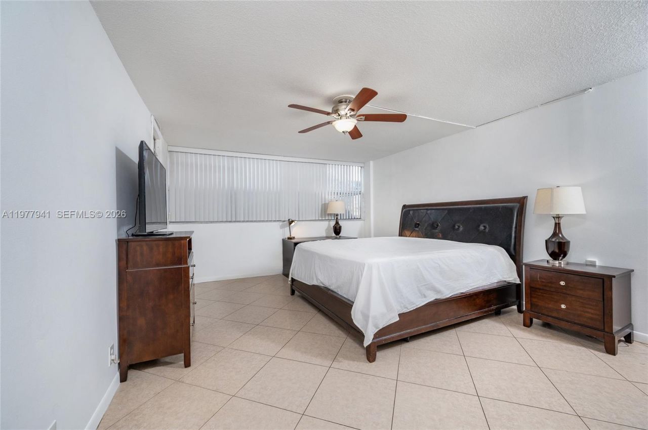 100 Golden Isles Dr , Unit 104, Hallandale Beach, FL 33009 Photo