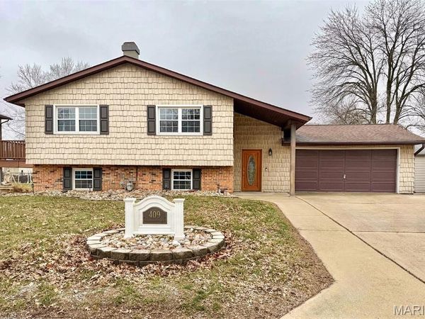 409 Thouvenot Lane , New Baden, IL 62265