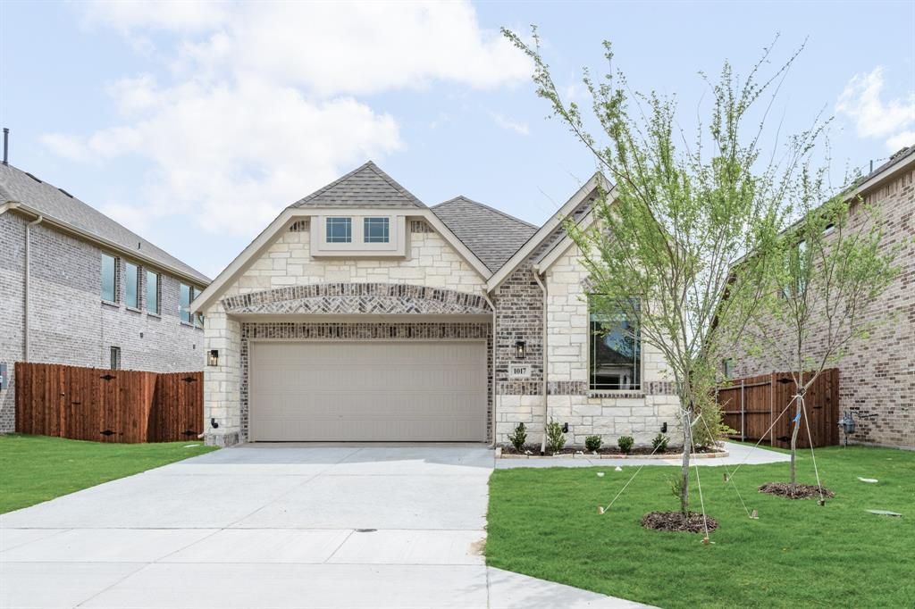 1017 River Oaks Drive, Godley, TX 76044 Main Photo
