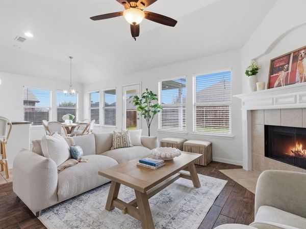 207 Old Spanish Trail, Waxahachie, TX 75167