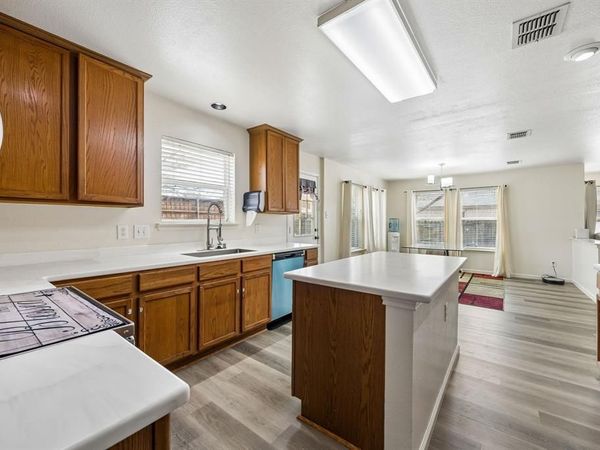 4706 Creekview Lane, Balch Springs, TX 75180