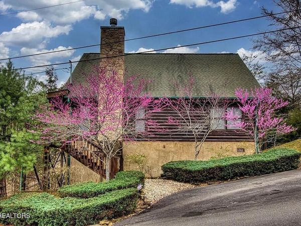 2234 Eagle Feather Drive, Sevierville, TN 37876