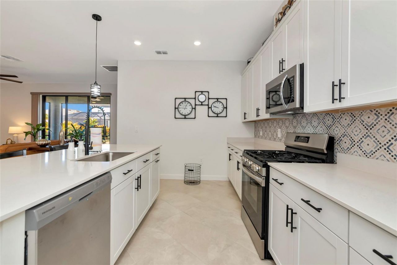 15135 Oxford Grey Drive, Bradenton, FL 34211 Photo