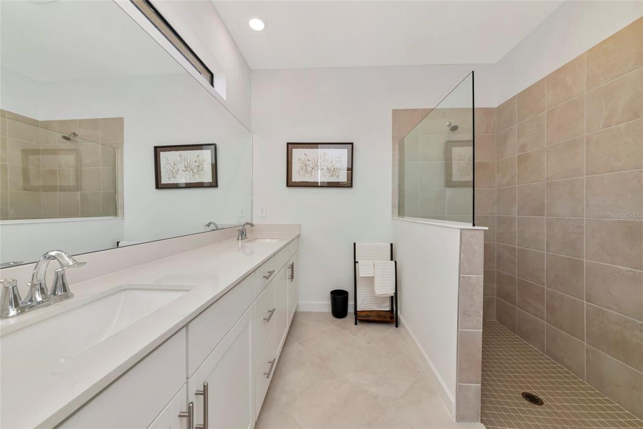 15135 Oxford Grey Drive, Bradenton, FL 34211 Photo