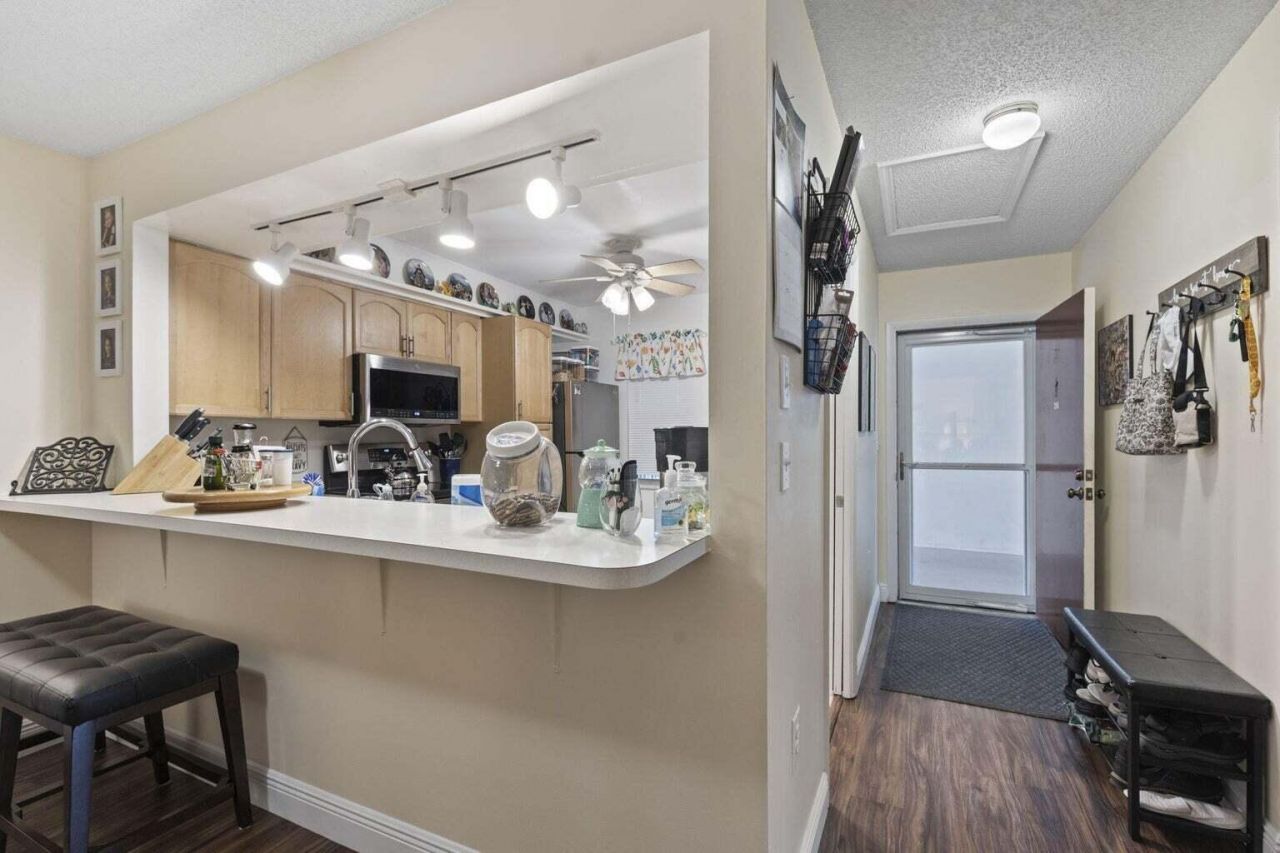 2302 Sunrise Boulevard, Unit 206, Fort Pierce, FL 34982 Photo