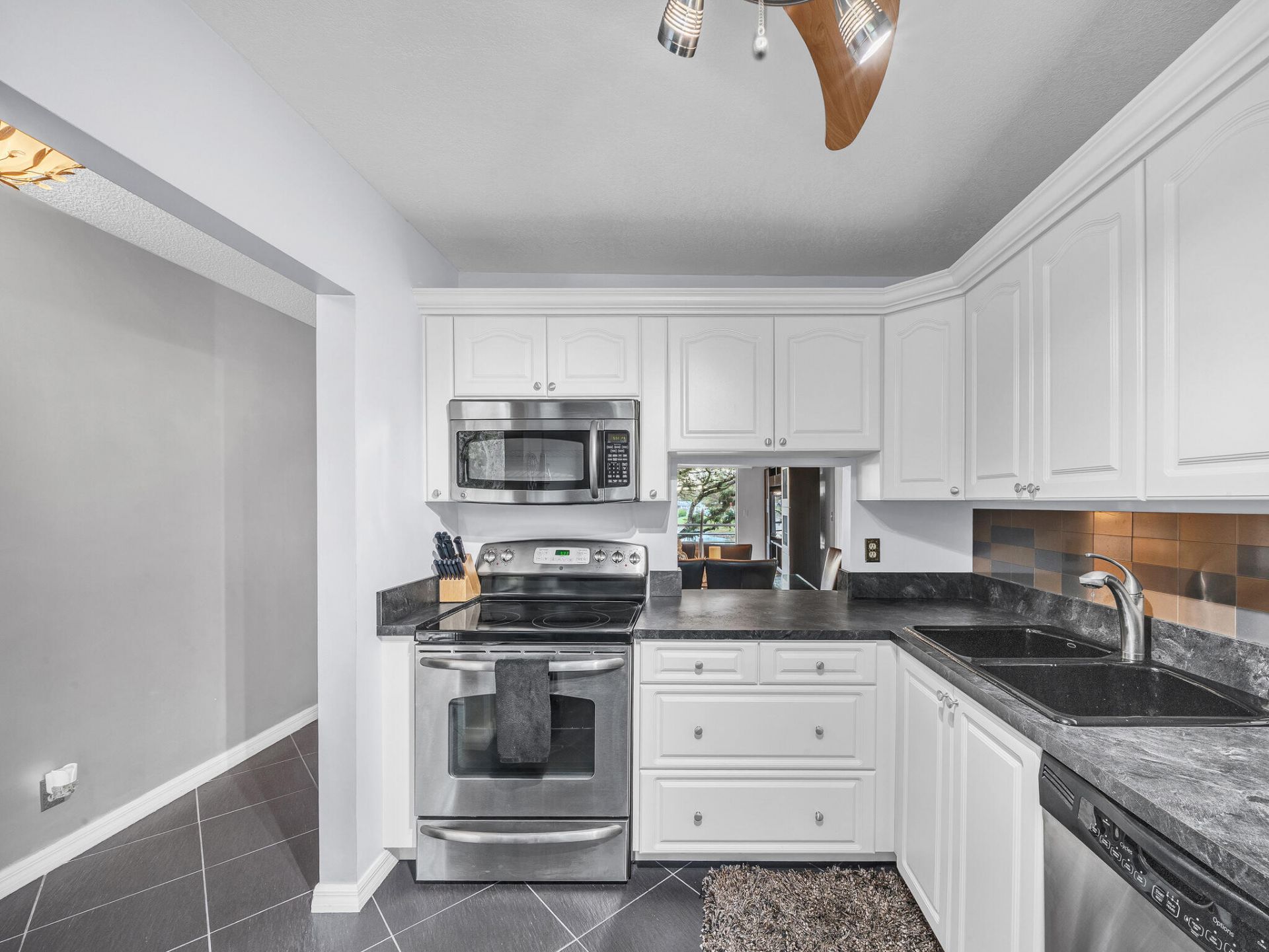 130 Lake Constance Drive, West Palm Beach, FL 33411 Photo