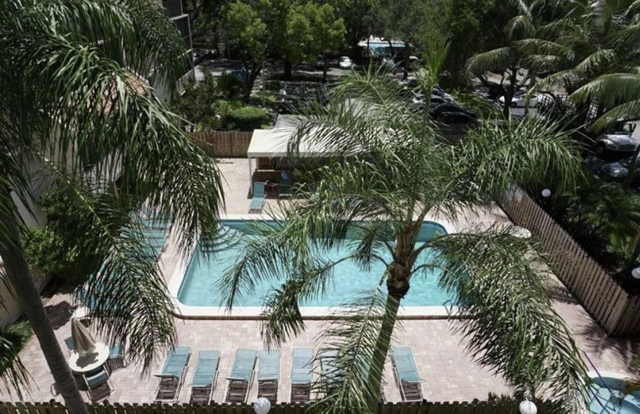 6800 Cypress Road, Unit 514, Plantation, FL 33317 Photo