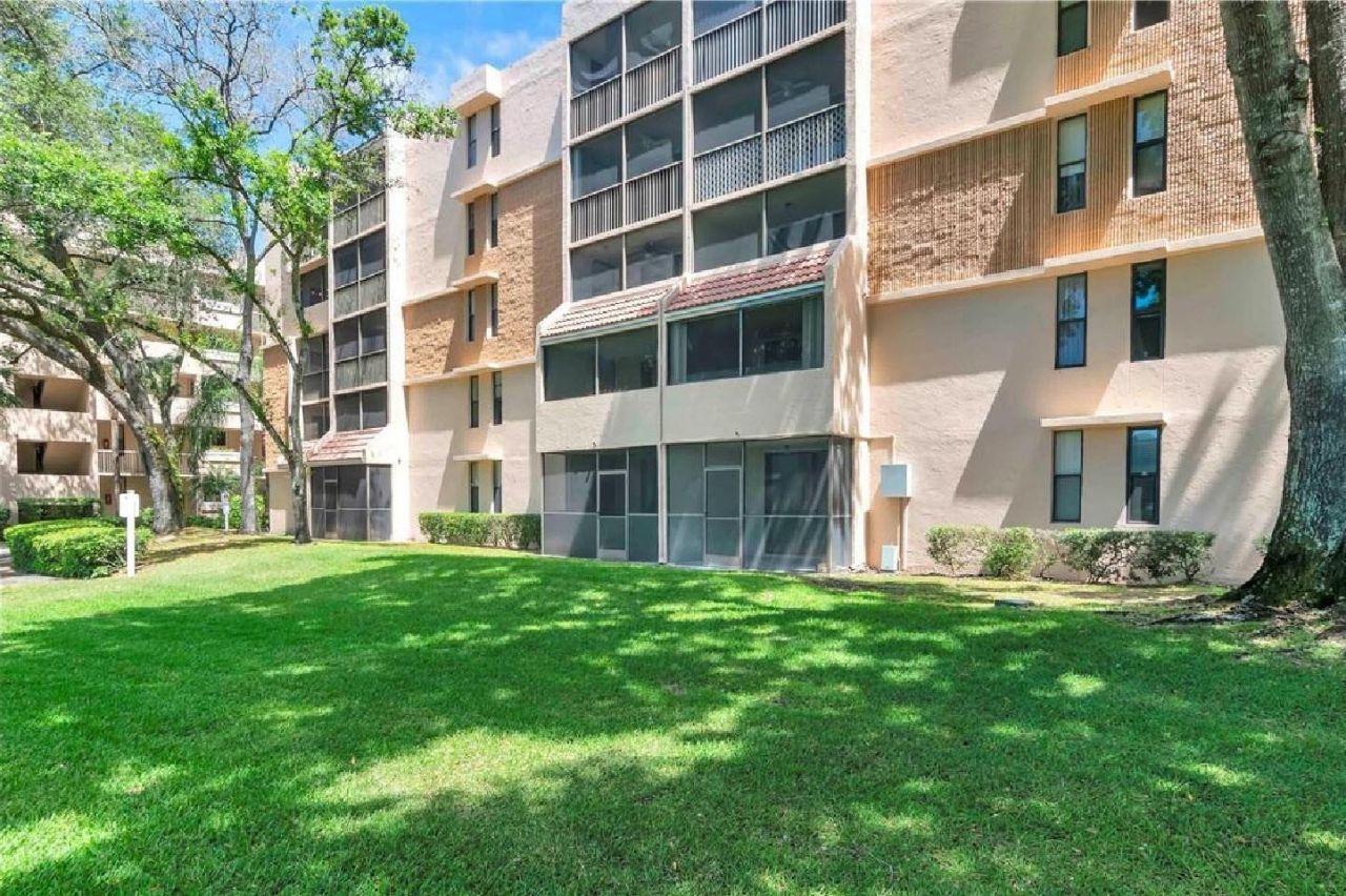 6800 Cypress Road, Unit 514, Plantation, FL 33317 Photo