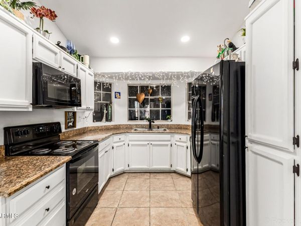 6530 W NORTH Lane, Glendale, AZ 85302