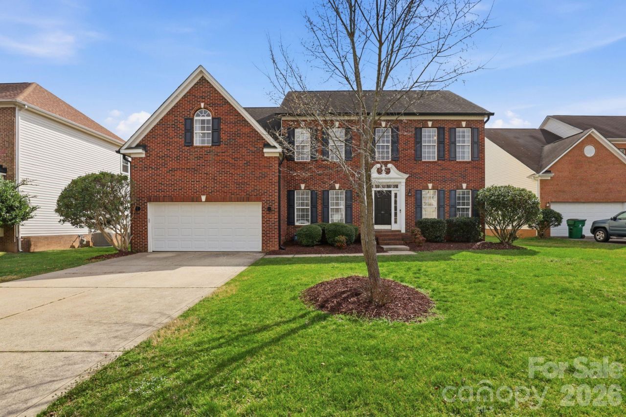 3909 Meadow Green Drive, Charlotte, NC 28269 Main Photo