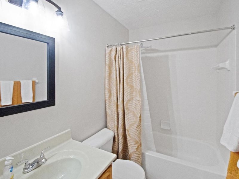 6067 Weber Oaks Drive, Miami Twp, OH 45140 Photo 26