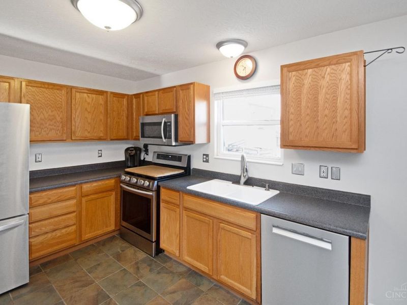 6067 Weber Oaks Drive, Miami Twp, OH 45140 Photo 5