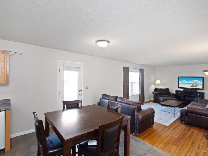 6067 Weber Oaks Drive, Miami Twp, OH 45140 Photo 7