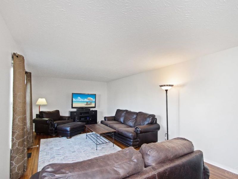 6067 Weber Oaks Drive, Miami Twp, OH 45140 Photo 8