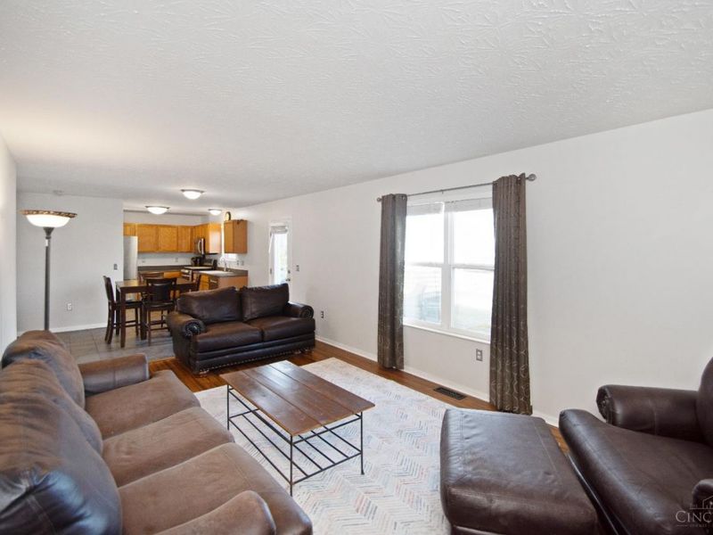 6067 Weber Oaks Drive, Miami Twp, OH 45140 Photo 9