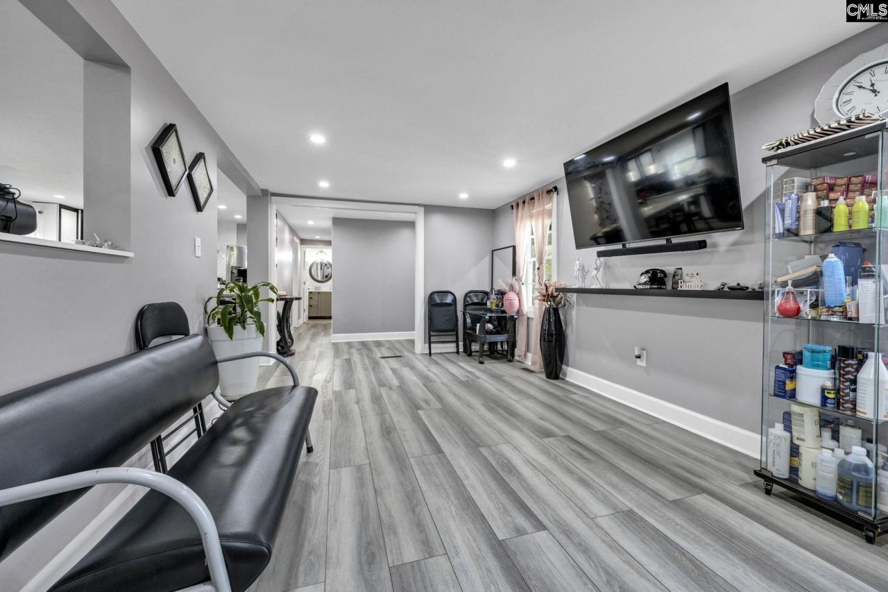 200 Robin Road Photo 11