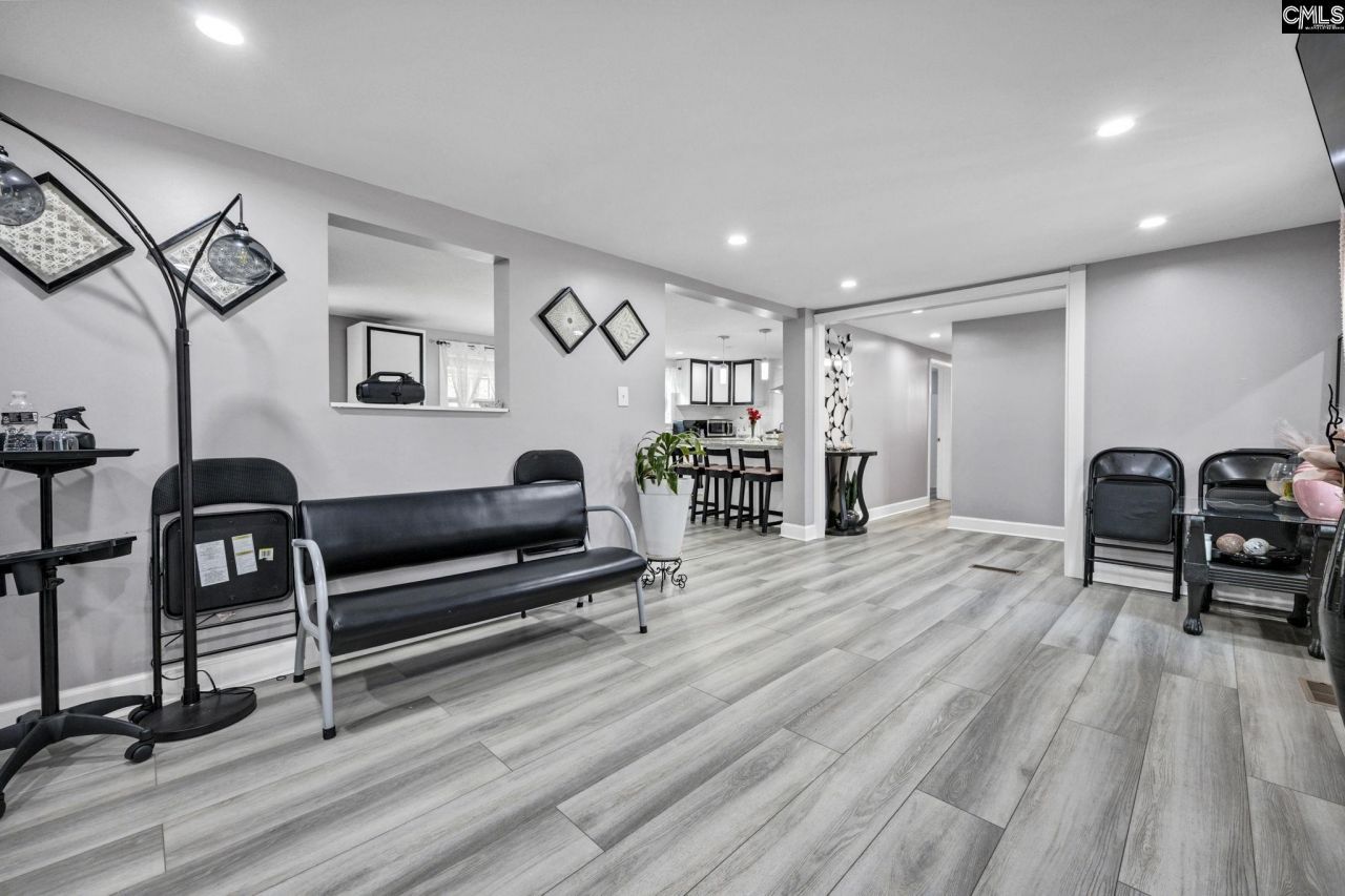 200 Robin Road Photo 12