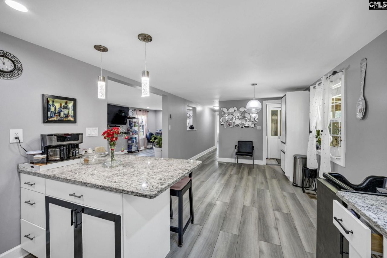 200 Robin Road Photo 16