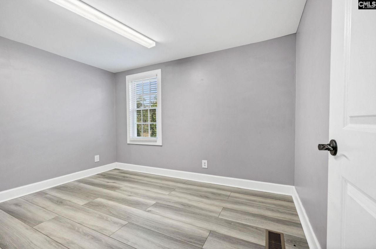 200 Robin Road Photo 26