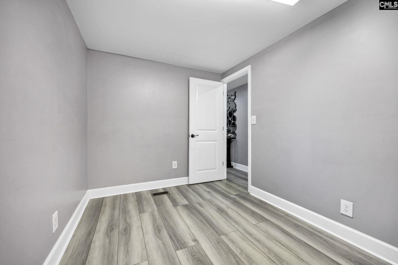 200 Robin Road Photo 27