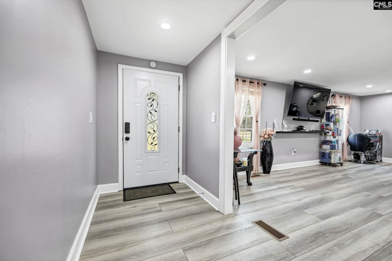 200 Robin Road Photo 9