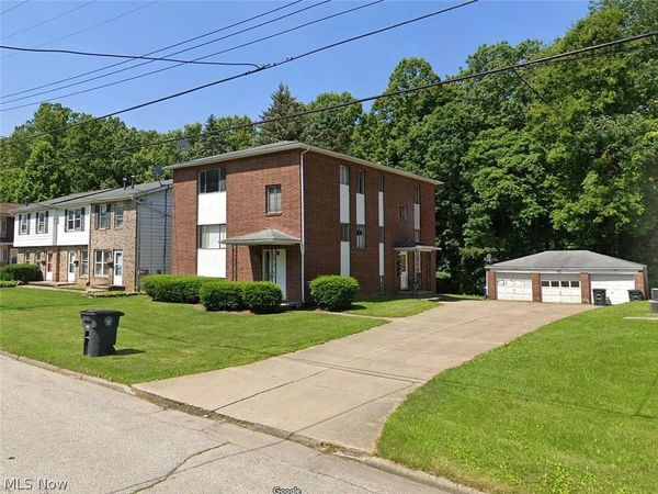 1804-1808 Cromwell Drive , Akron, OH 44313