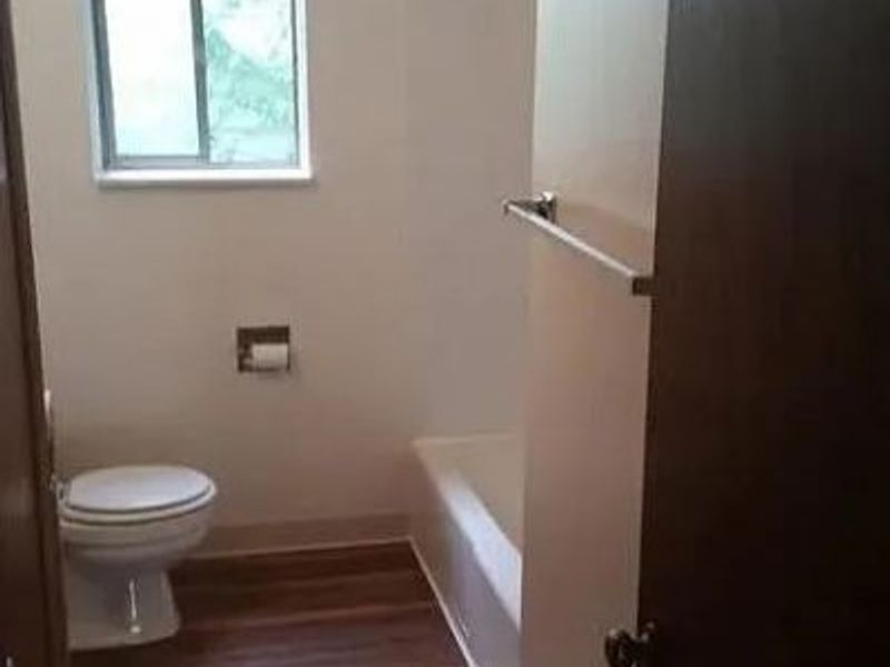 1804-1808 Cromwell Drive, Akron, OH 44313 Photo 8