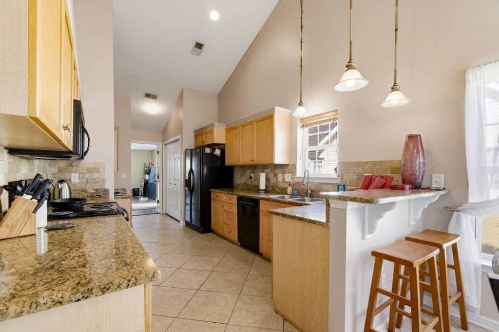 409 Harbour Reef Dr. Photo 10