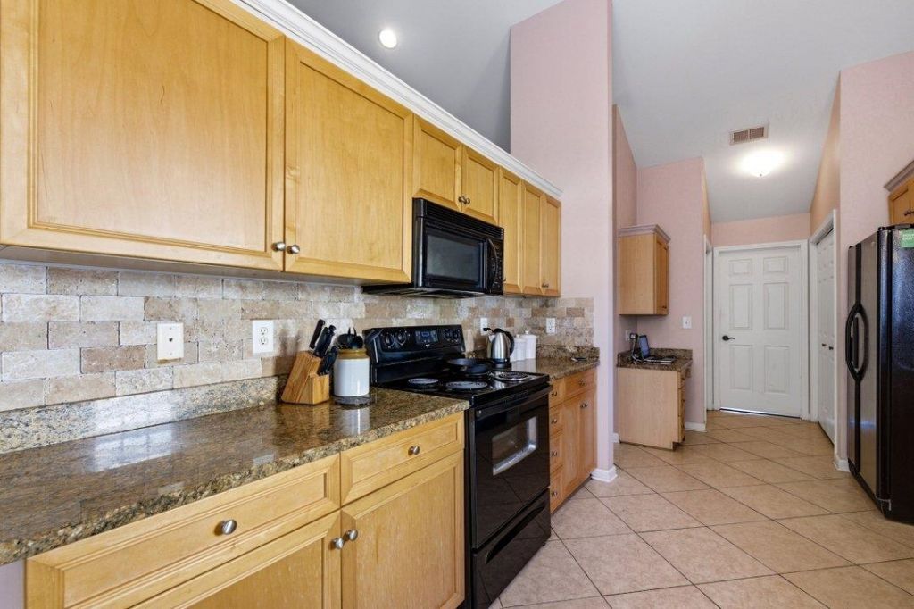 409 Harbour Reef Dr. Photo 11