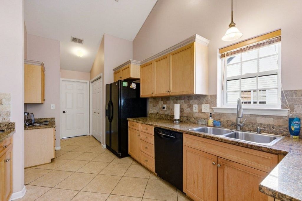 409 Harbour Reef Dr. Photo 12