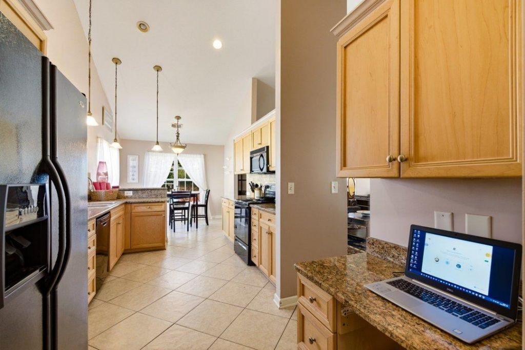 409 Harbour Reef Dr. Photo 13