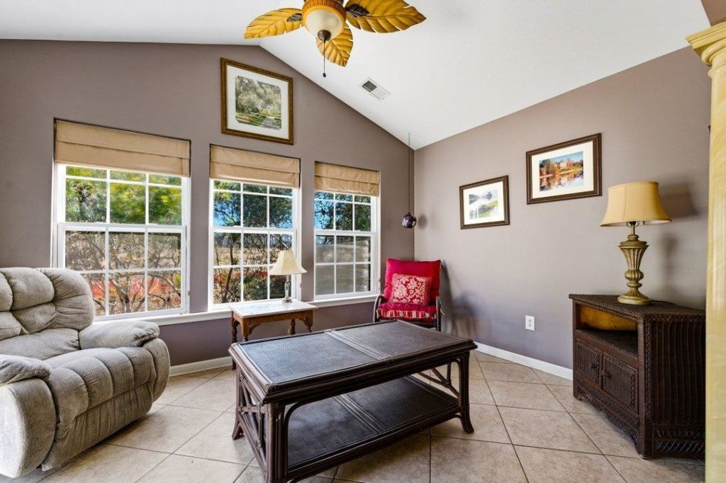 409 Harbour Reef Dr. Photo 8