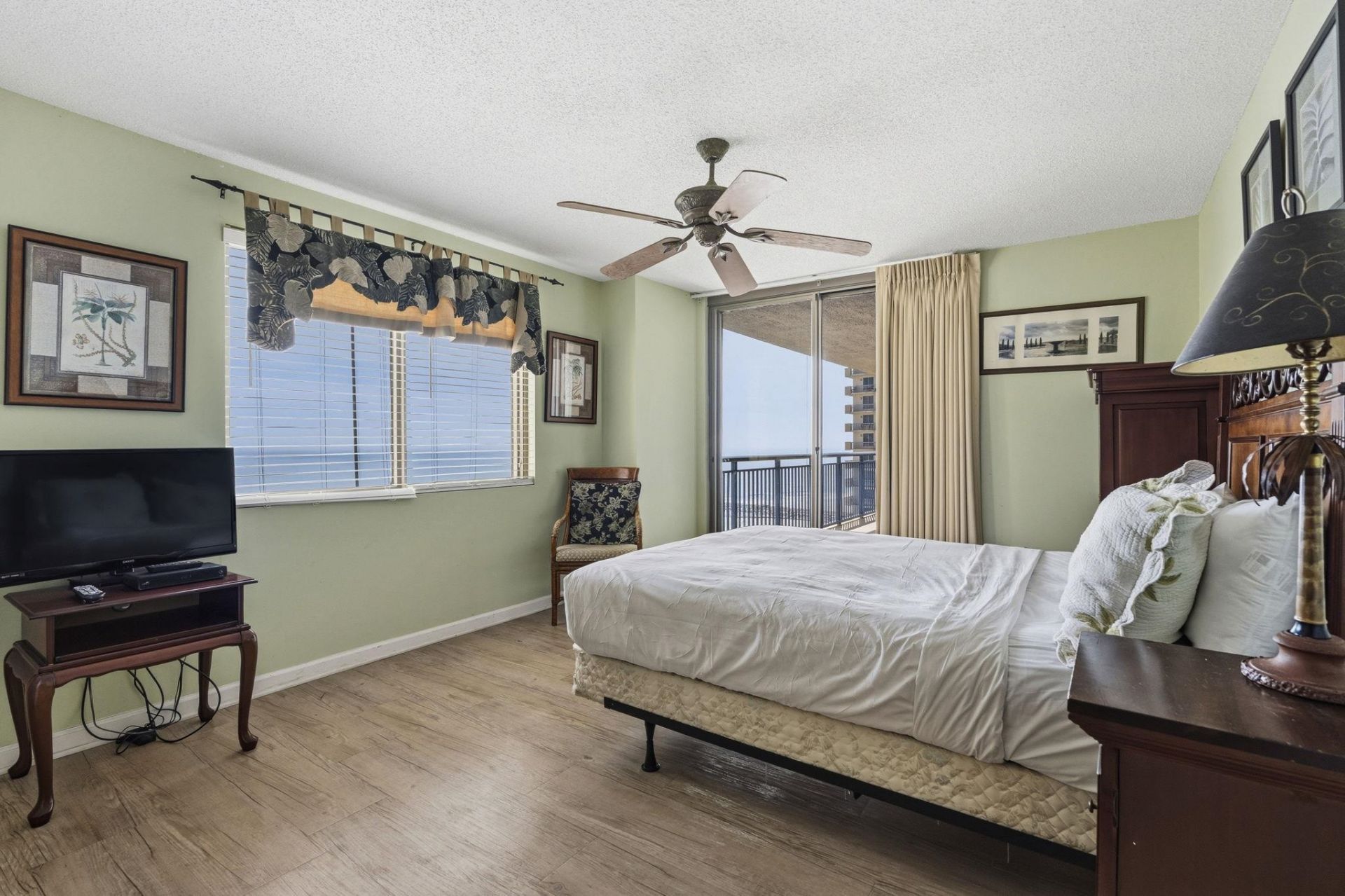 8560 Queensway Blvd. Photo 17