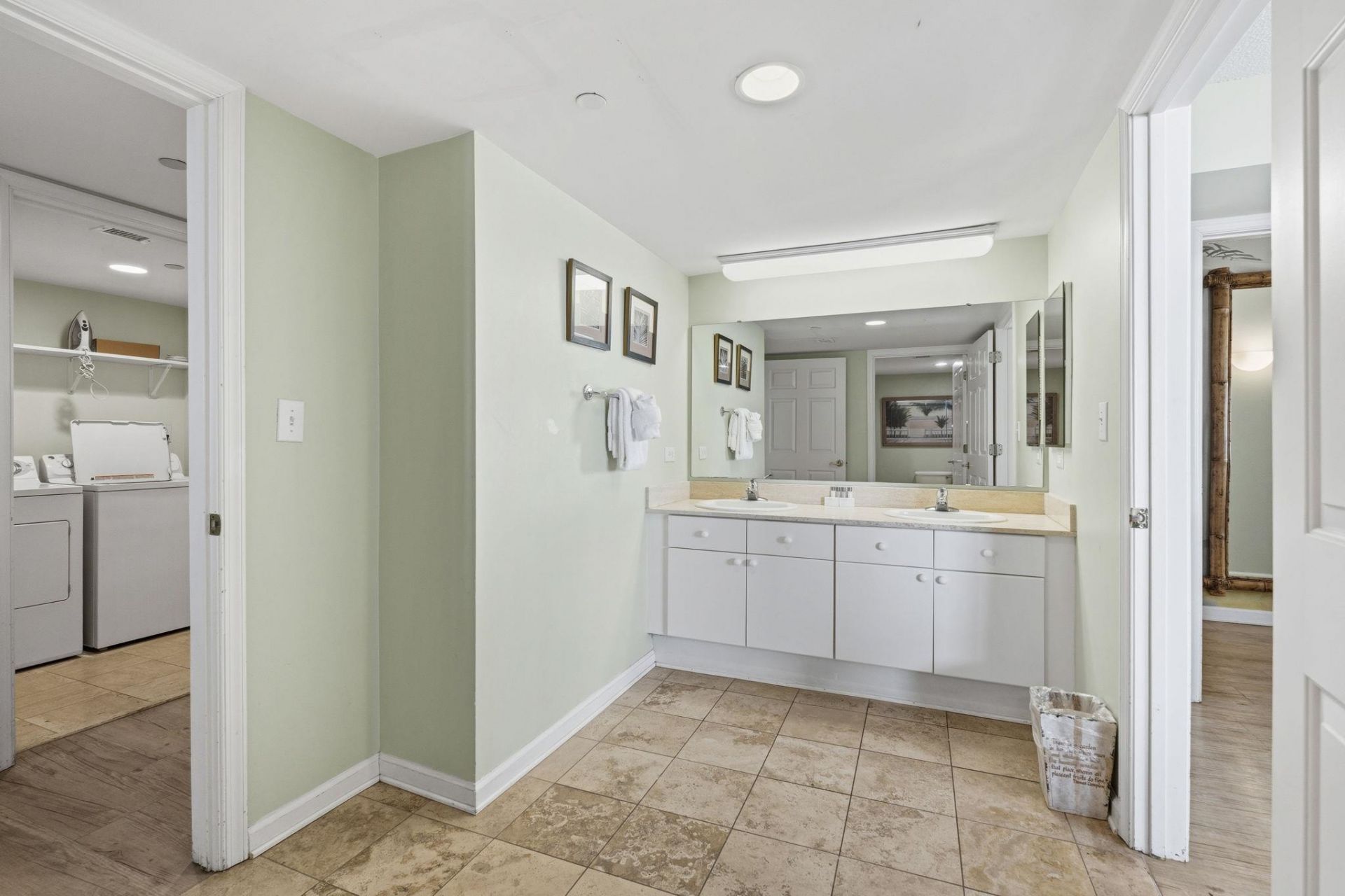 8560 Queensway Blvd. Photo 19