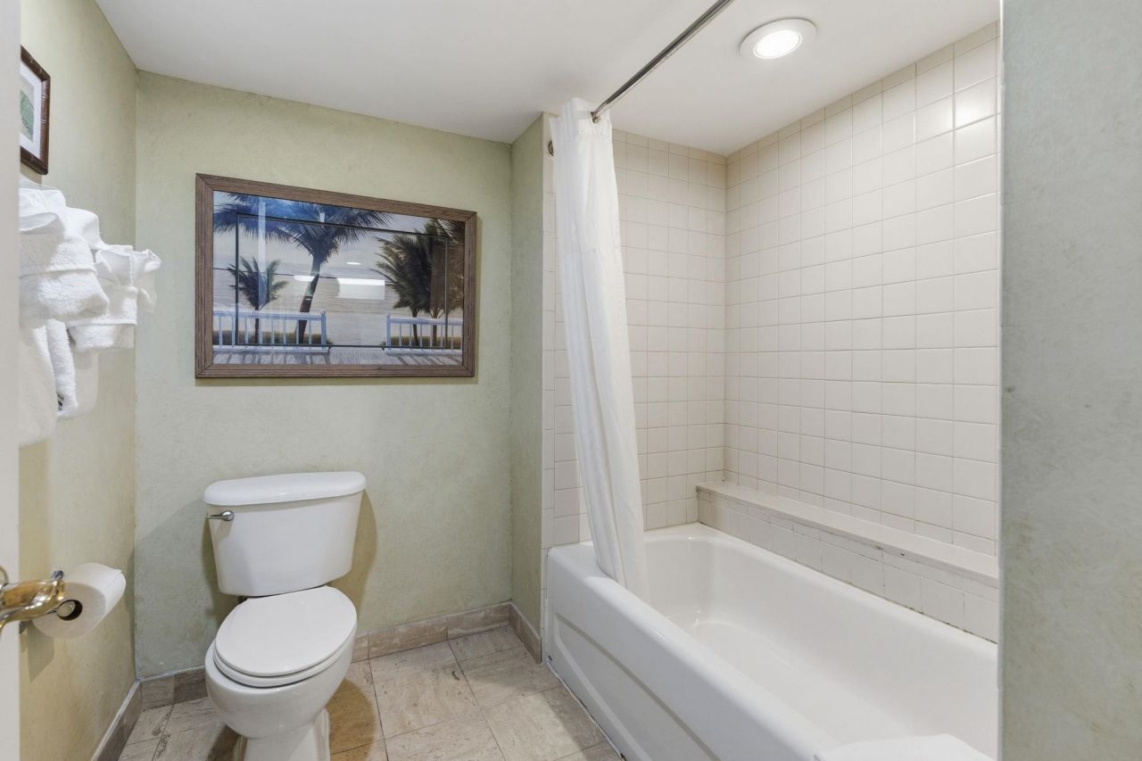 8560 Queensway Blvd. Photo 22