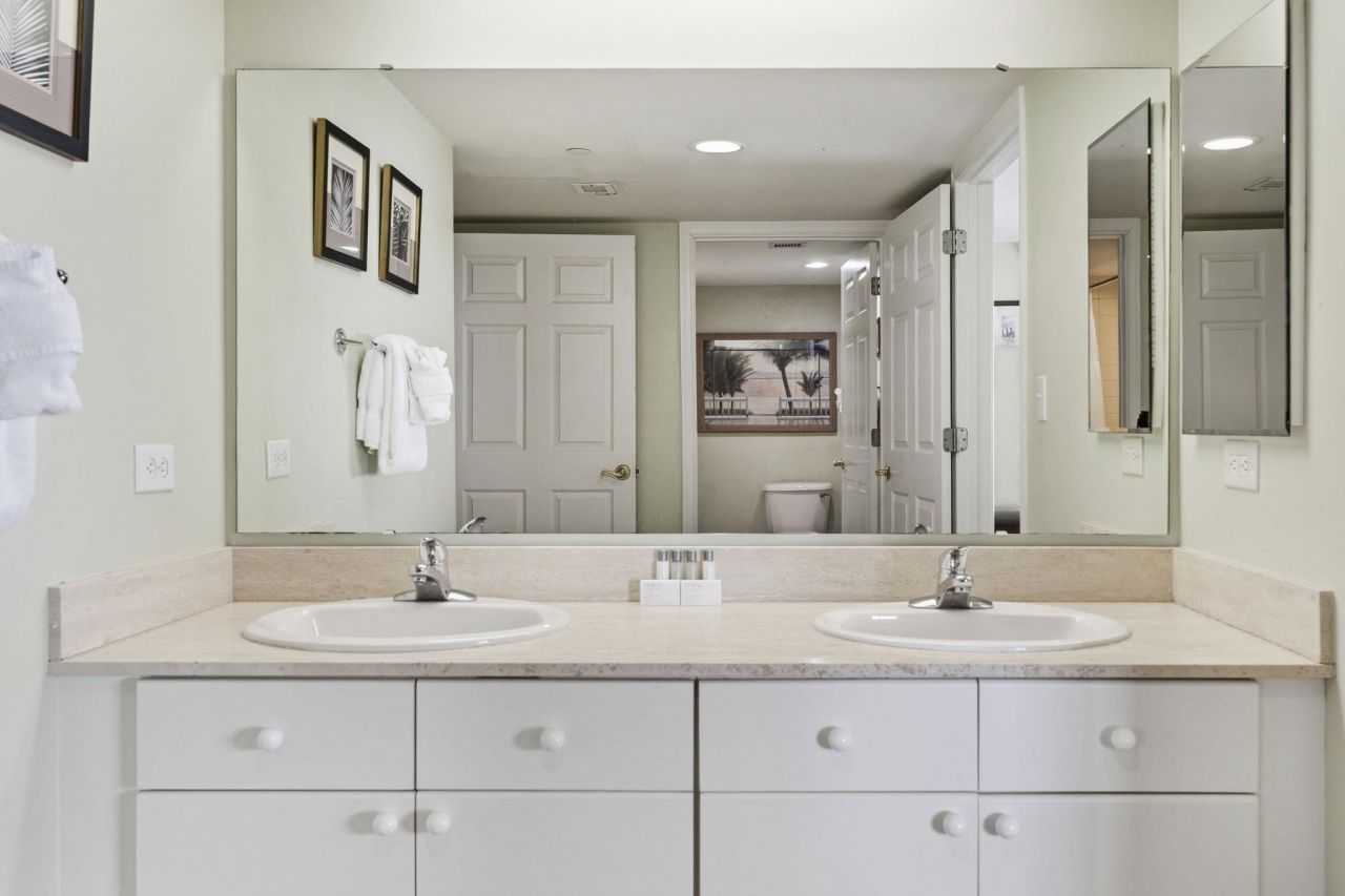 8560 Queensway Blvd. Photo 23