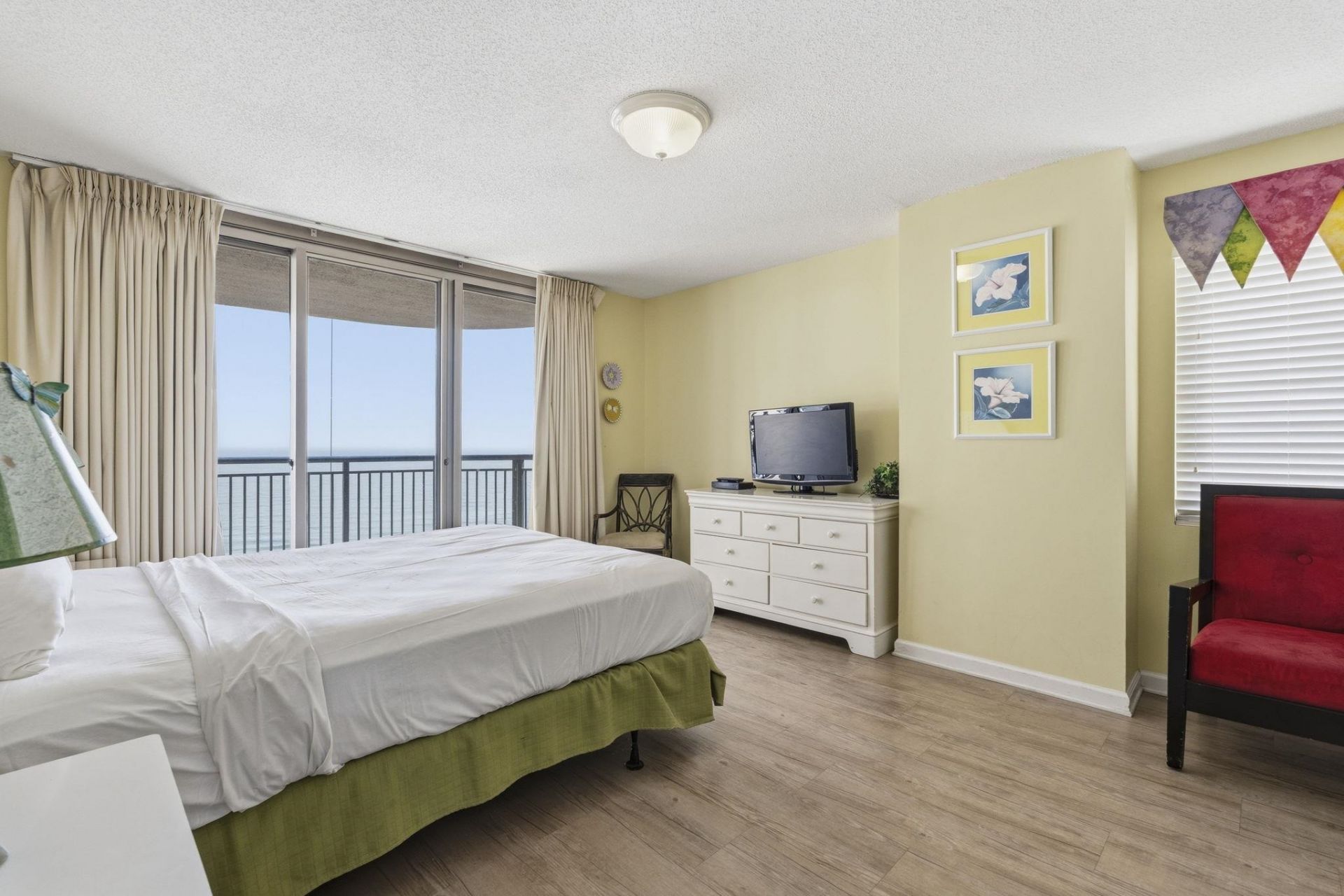 8560 Queensway Blvd. Photo 28