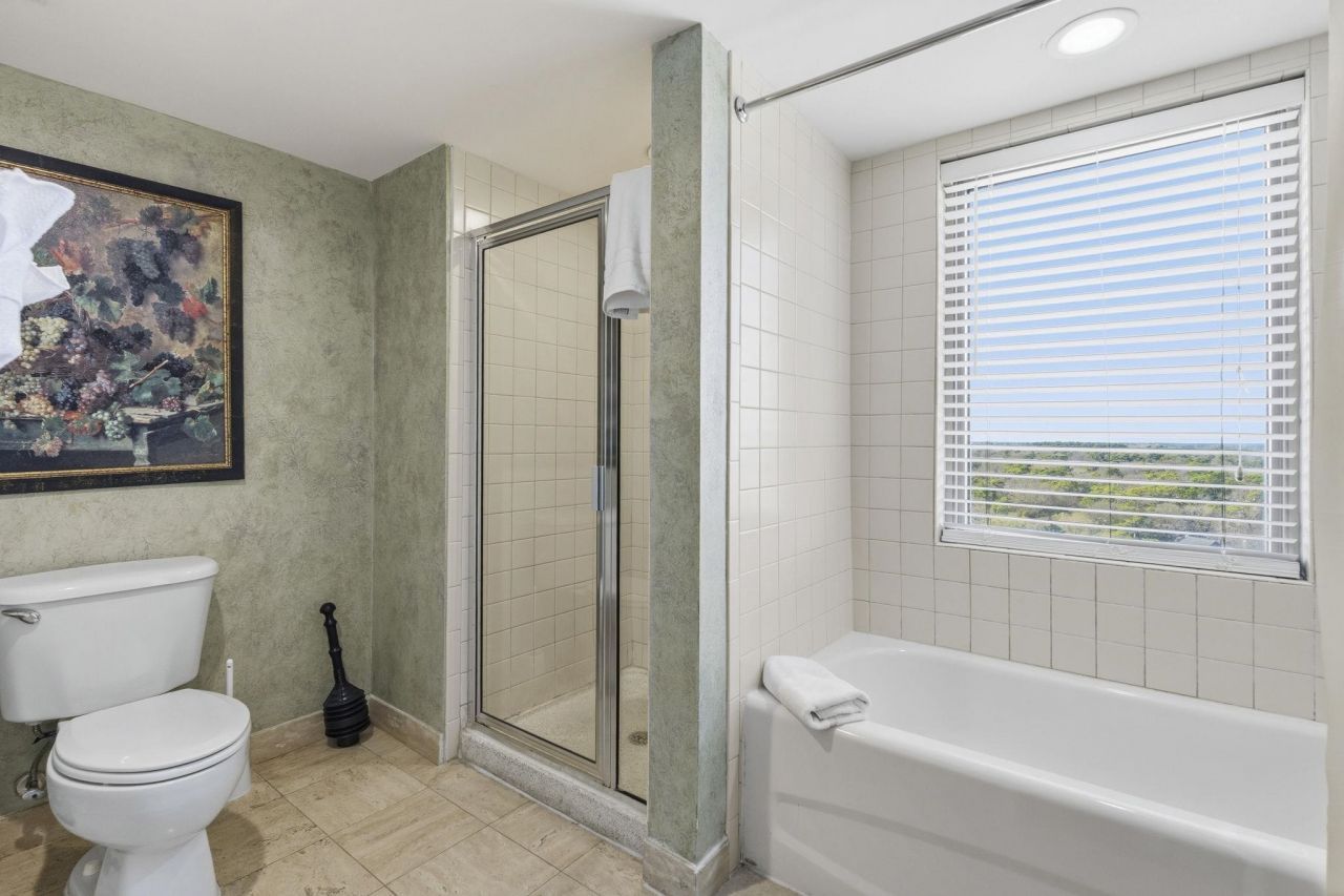 8560 Queensway Blvd. Photo 28