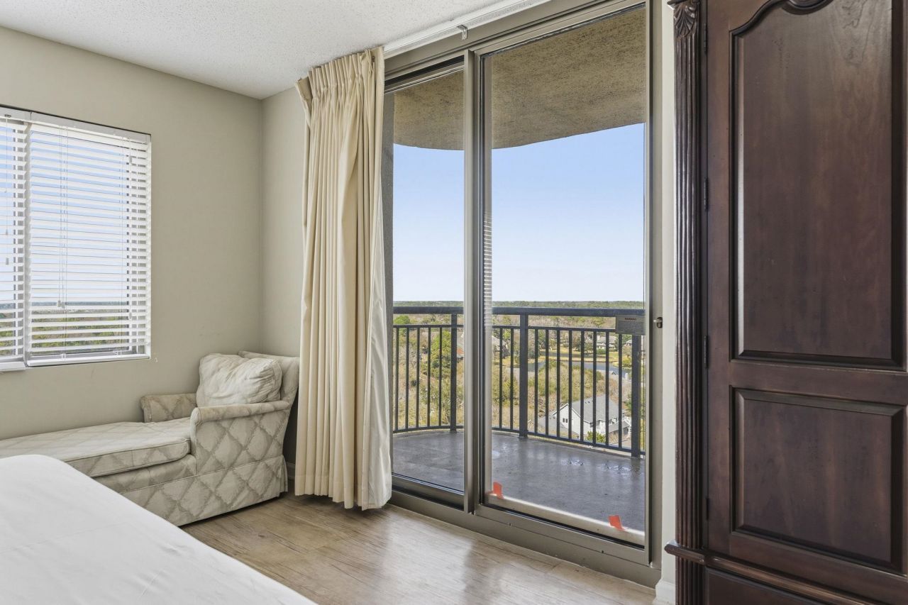 8560 Queensway Blvd. Photo 29