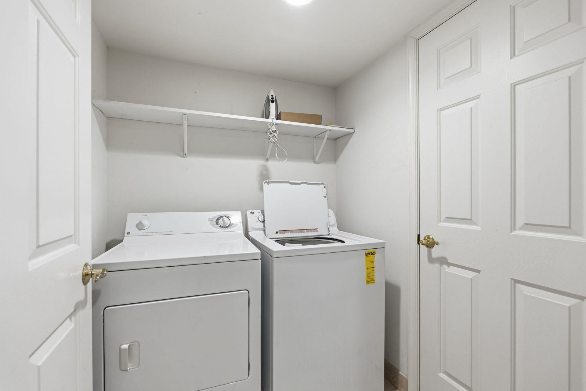 8560 Queensway Blvd. Photo 35