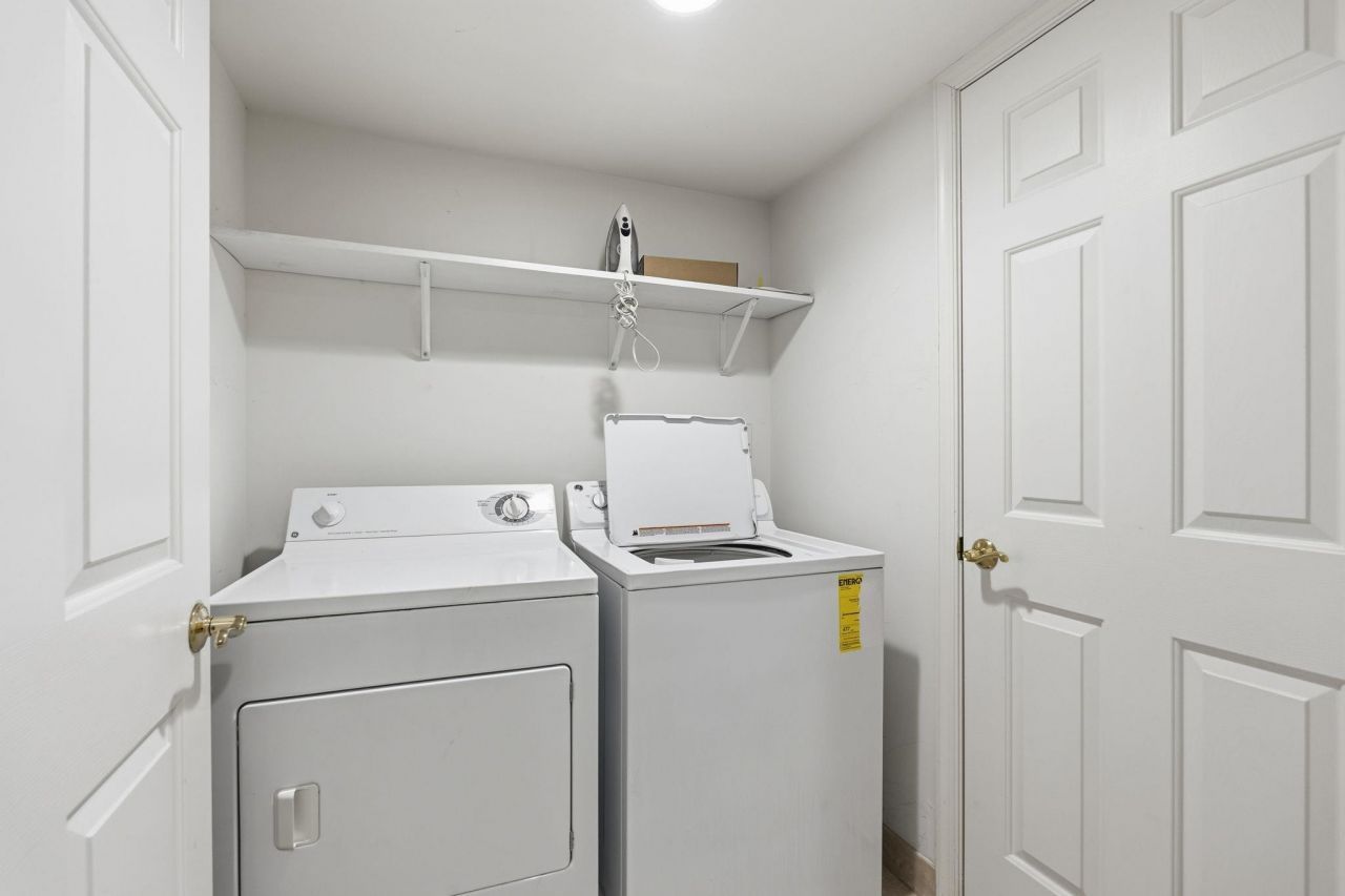 8560 Queensway Blvd. Photo 37